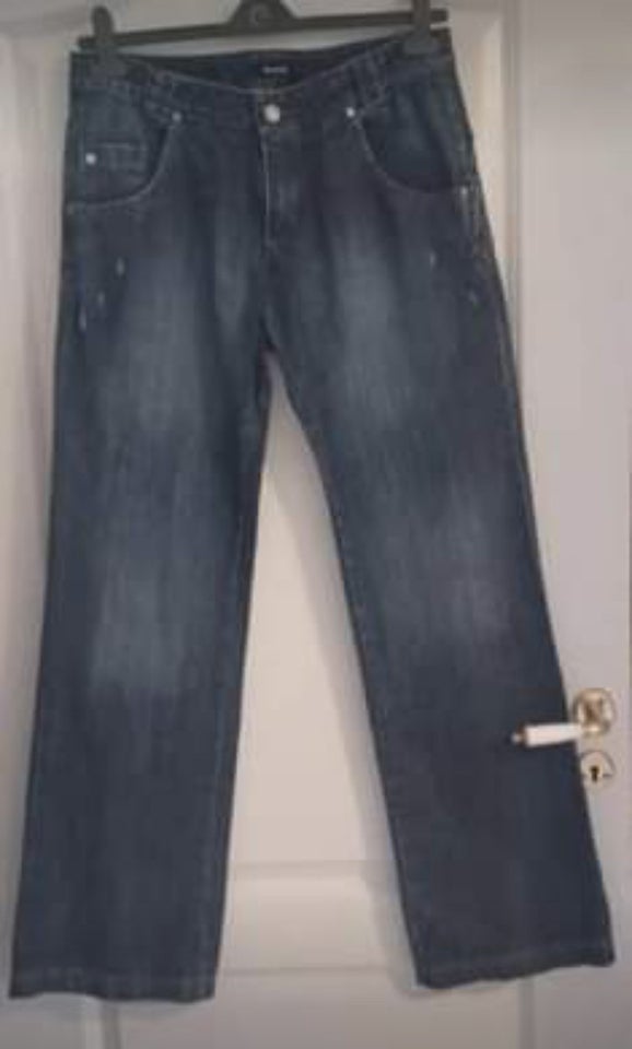 Jeans, Repeat, str. 40