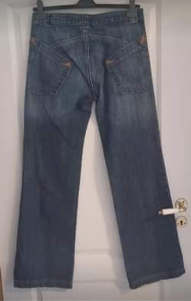 Jeans, Repeat, str. 40