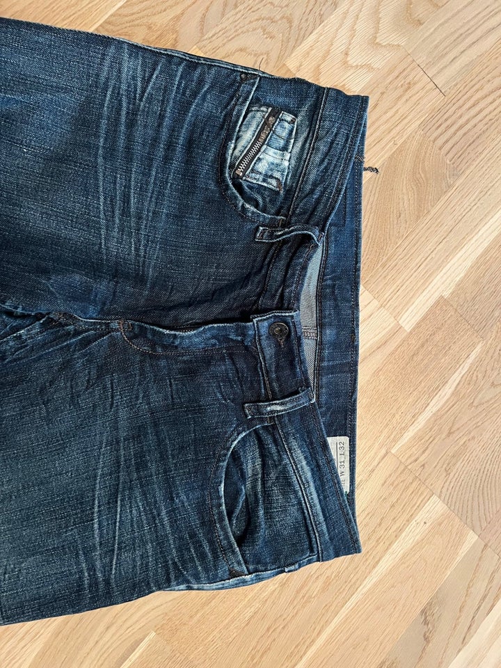 Jeans, Diesel, str. 30