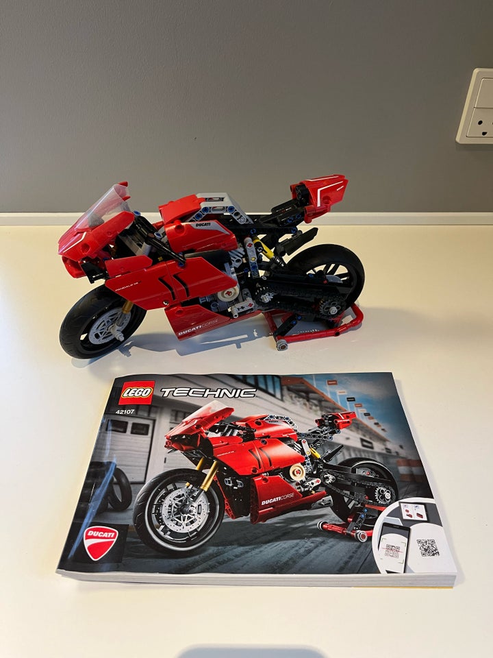 Lego Technic, 42107