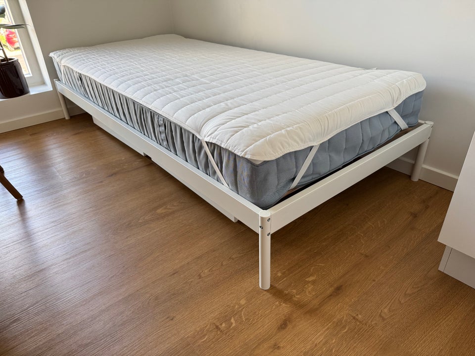 Enkeltseng, IKEA, b: 90 l: 200