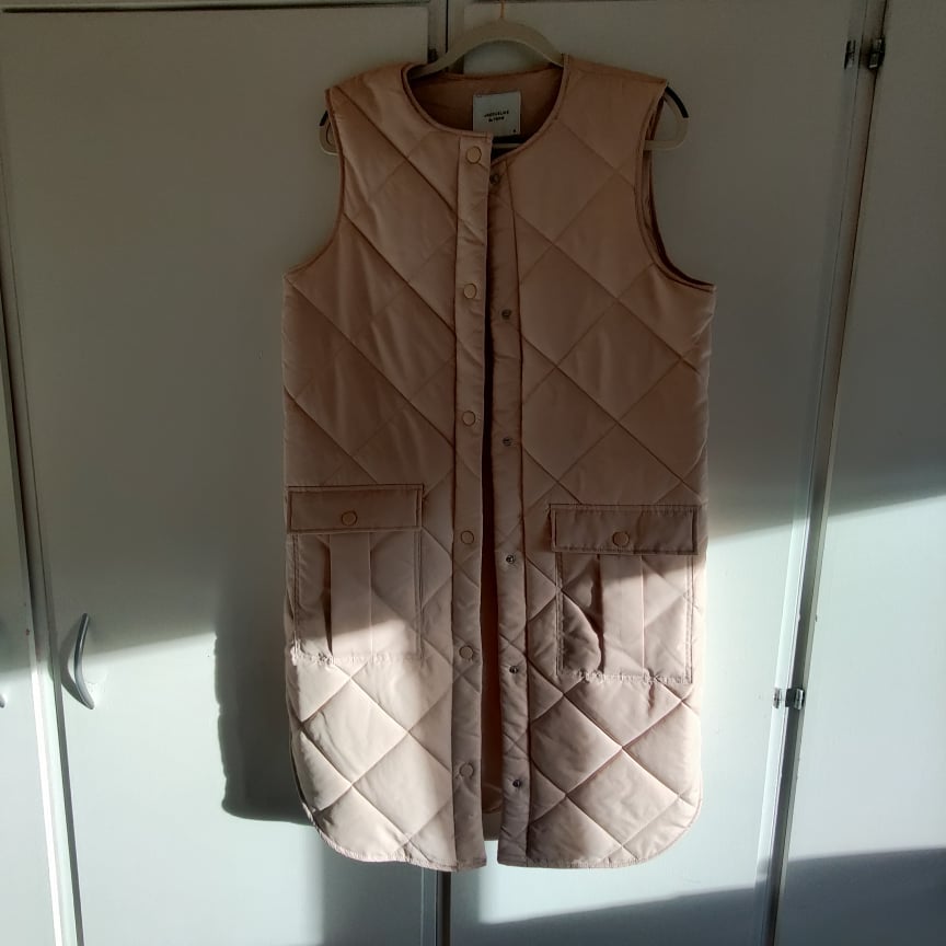 Vest, str. 38, JDY