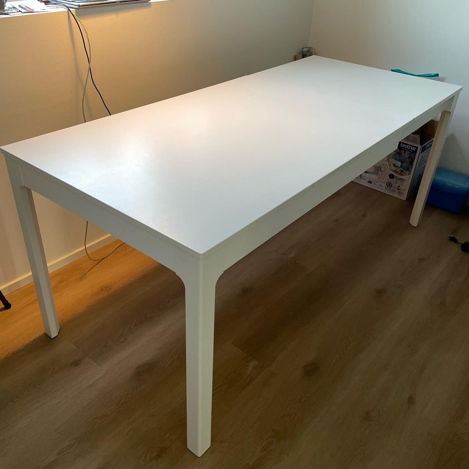 Spisebord, Træfiner, Ikea