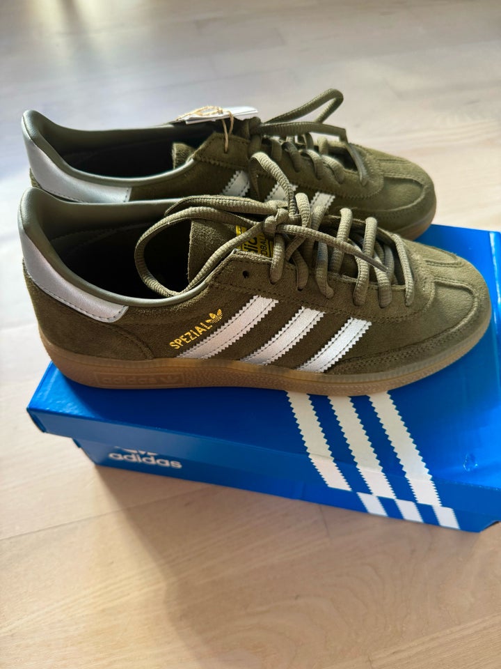 Sneakers, str. 38,5, Adidas