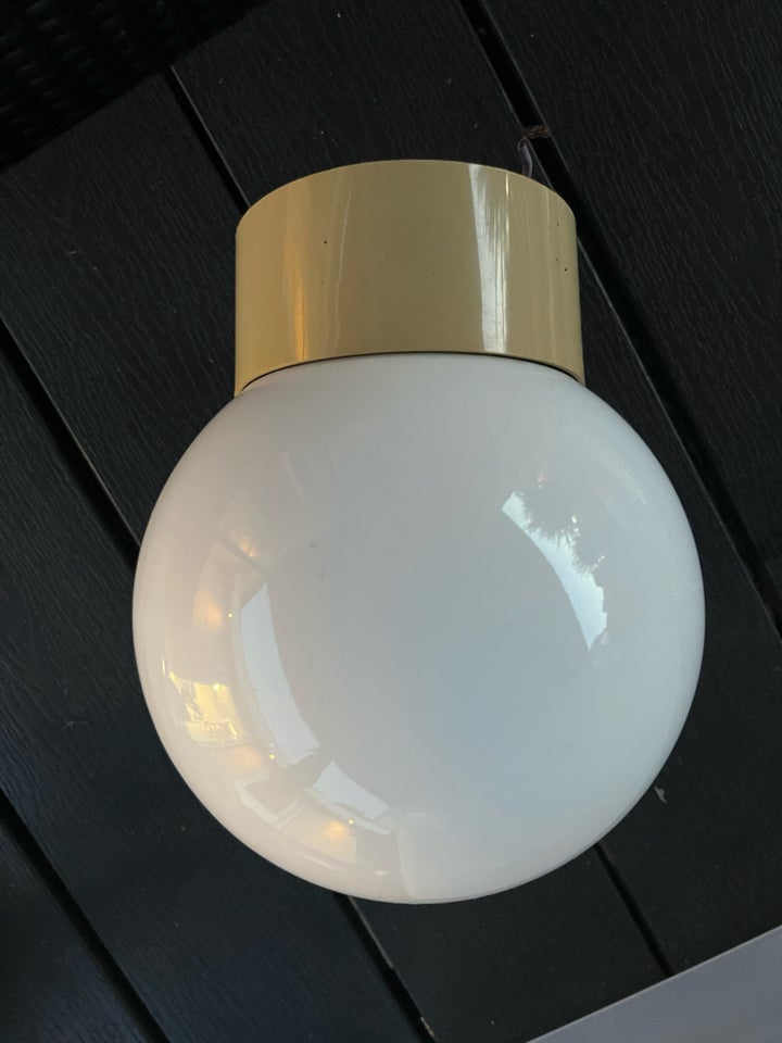 Anden loftslampe, Antik