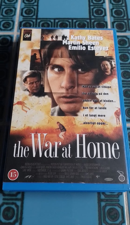 Anden genre The War At Home Big Box