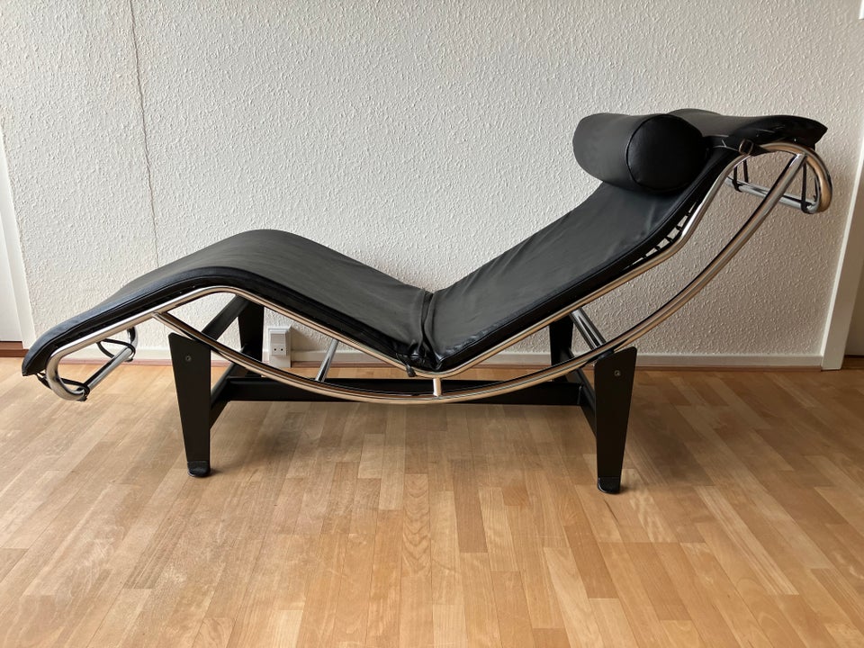 Chaise Lounge