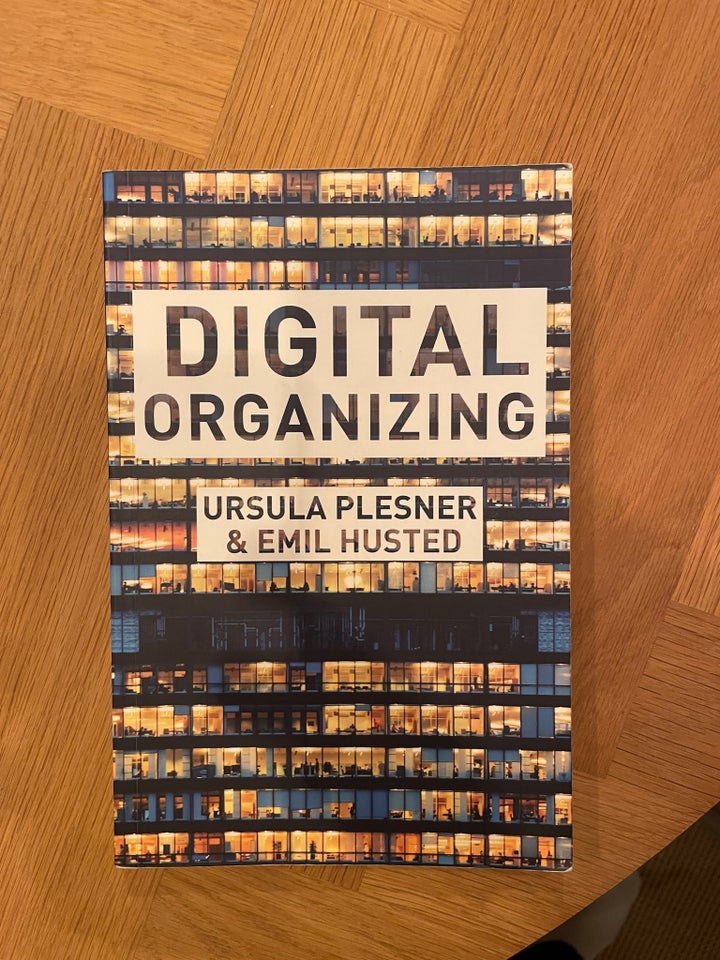 Digital Organizing, Ursula