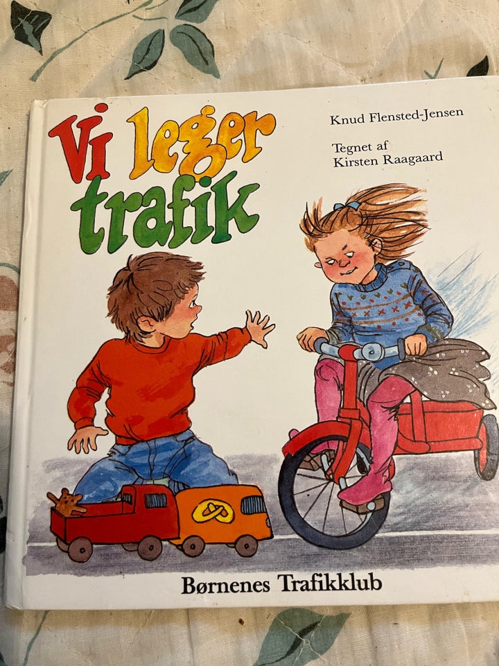 Vi leger trafik, Knud