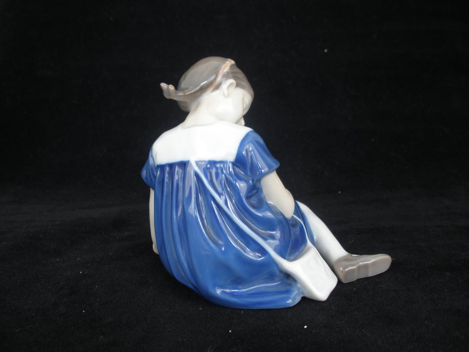 Figur 1526 Pige Med Dukke Bing Og