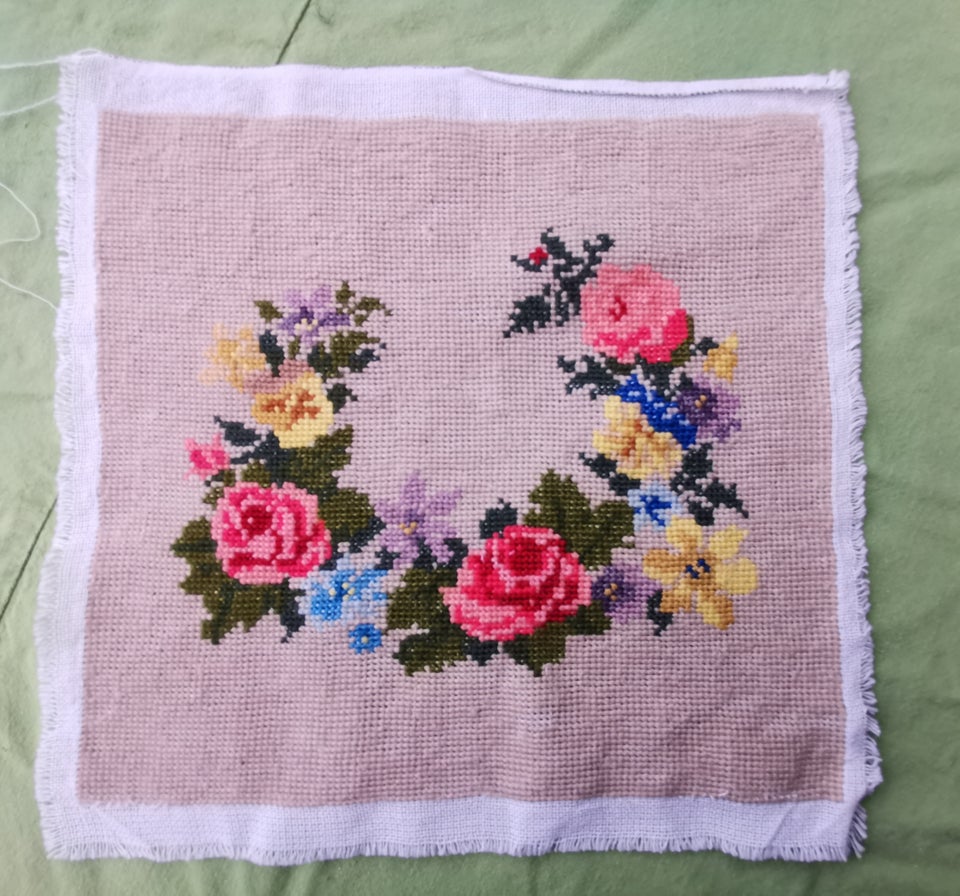 Broderi, Blomsterkrans. Vintage