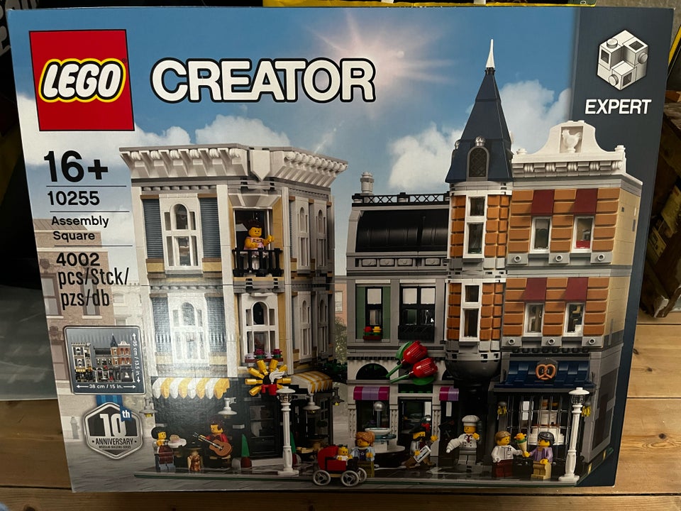 Lego Creator 10255 Assembly