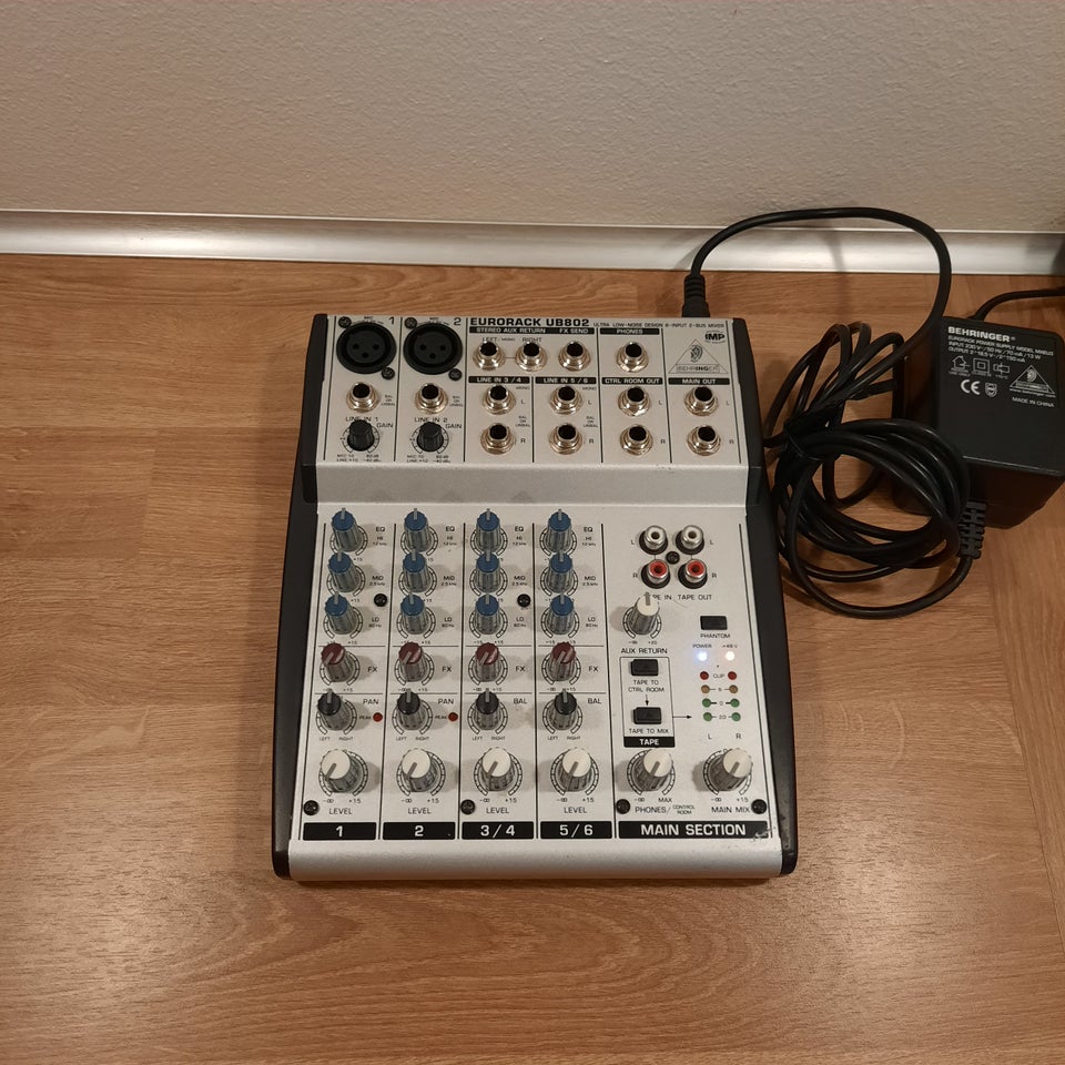 Mixer, Behringer Eurorack UB802