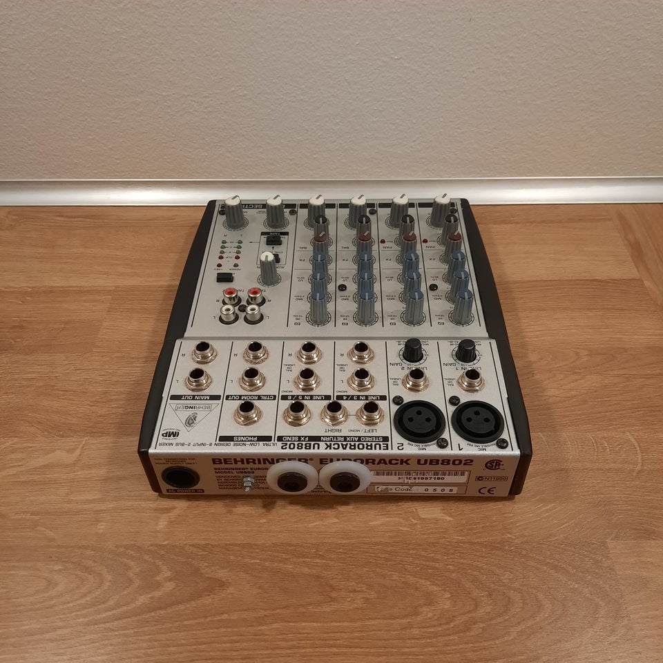 Mixer, Behringer Eurorack UB802