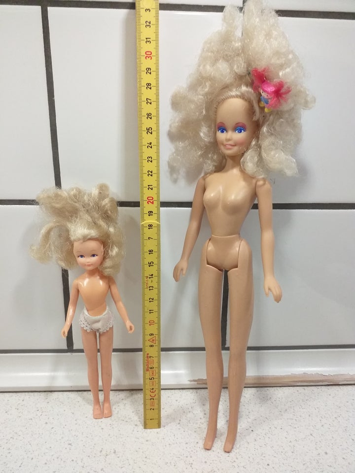 Barbie, 'Sindy, Sandy  Dolly'