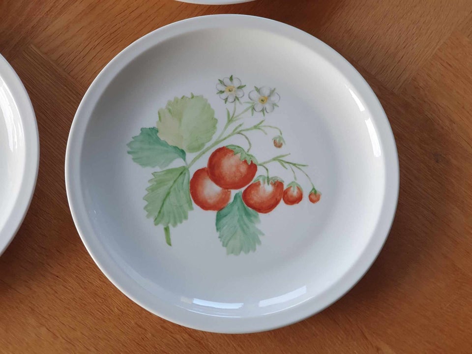 Porcelæn 4 Tallerkener D 21 cm