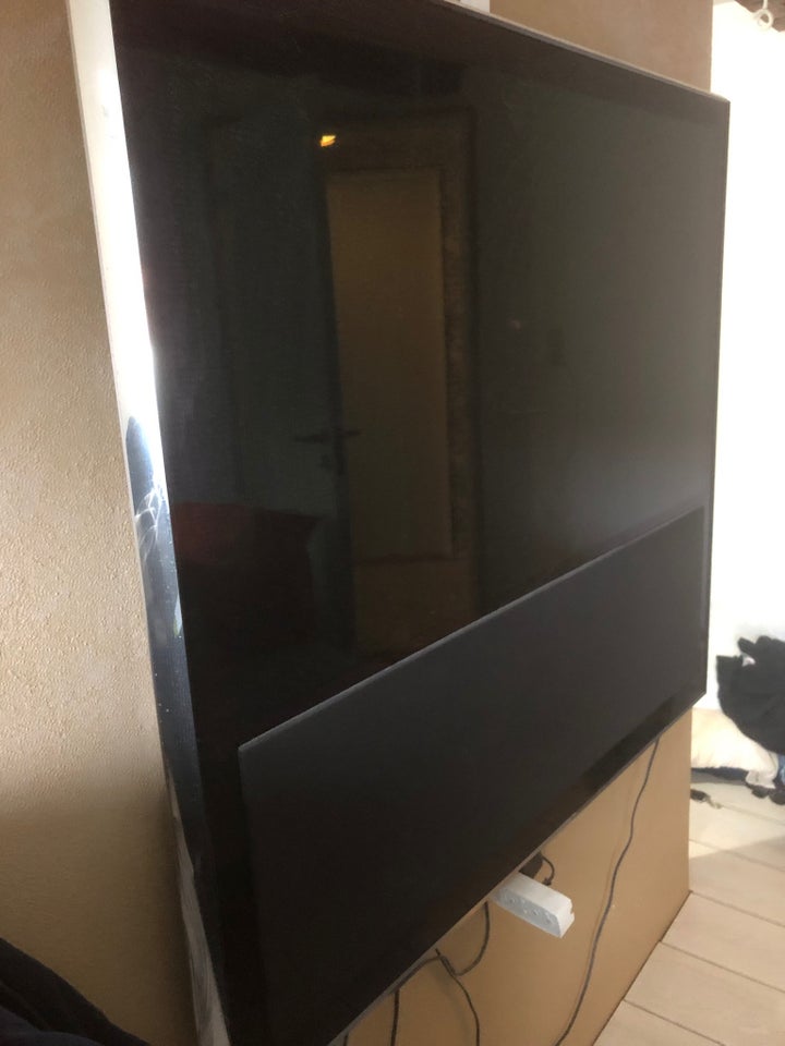 Bang  Olufsen, 10, 46"