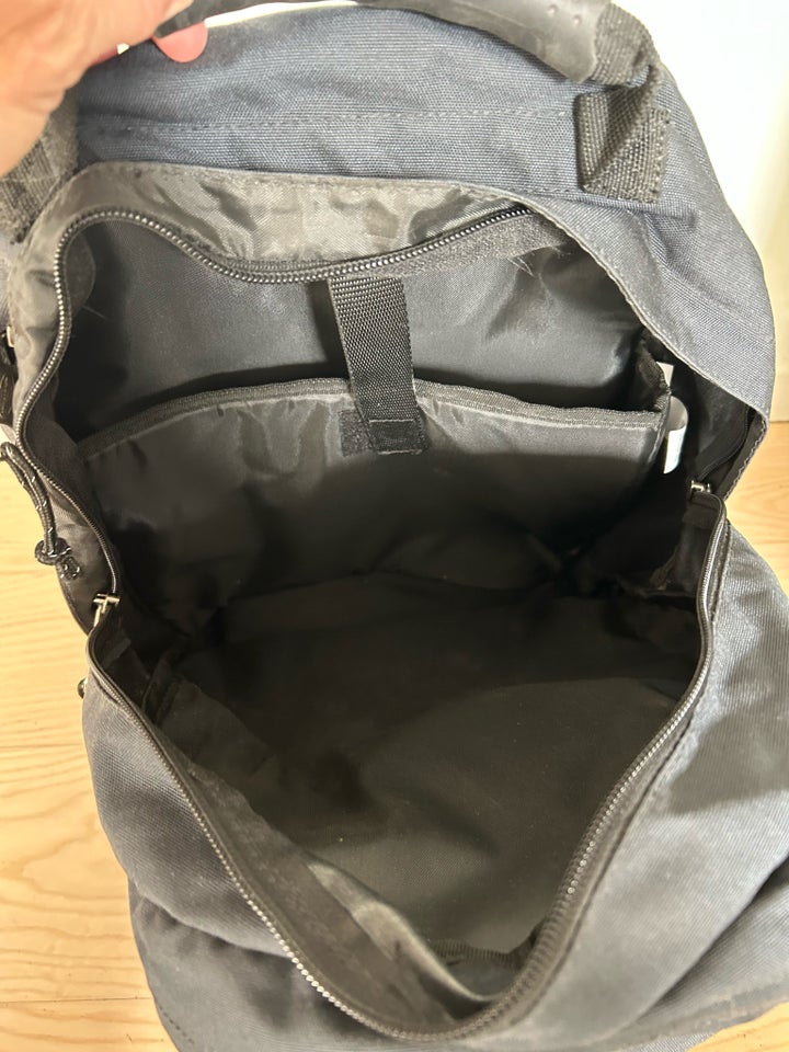 Skoletaske, Eastpak