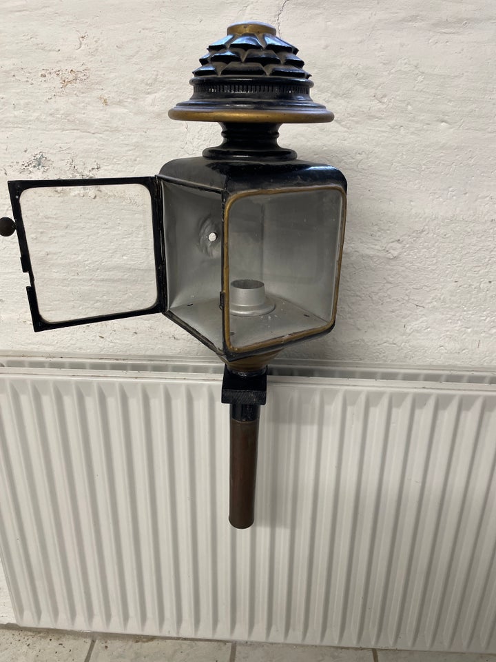 Anden arkitekt, Vogn lampe , andet