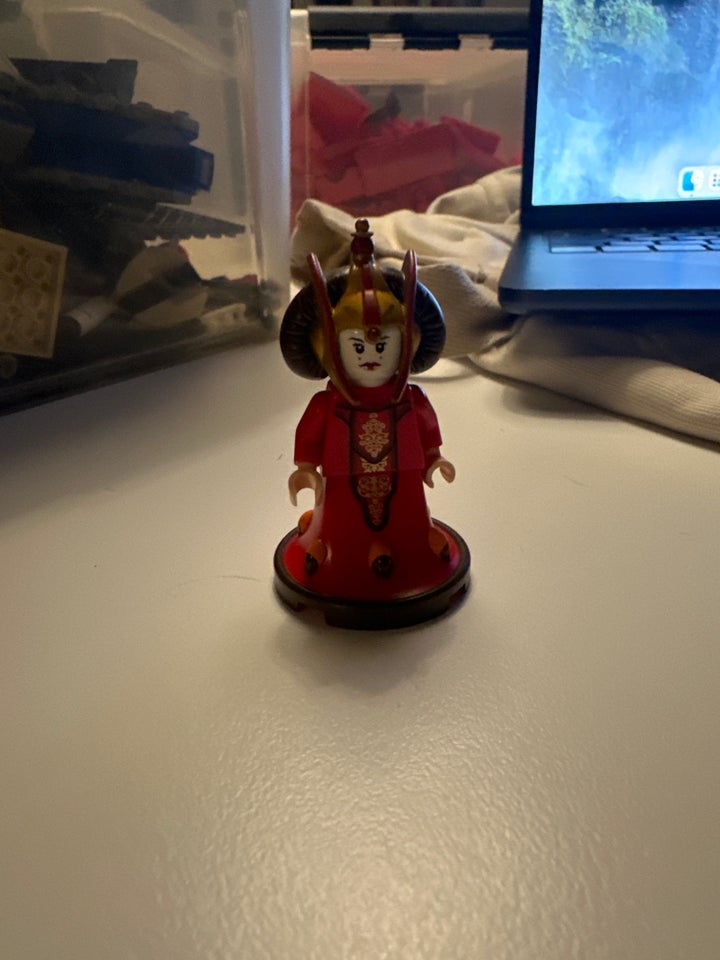 Lego Minifigures, Queen amidala