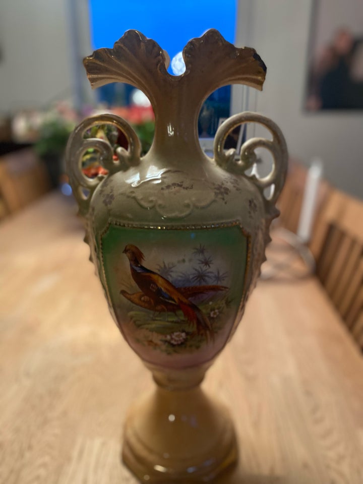 Porcelæn, Gammel vase