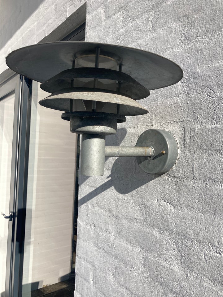 Væglampe, Amalienborg lampe