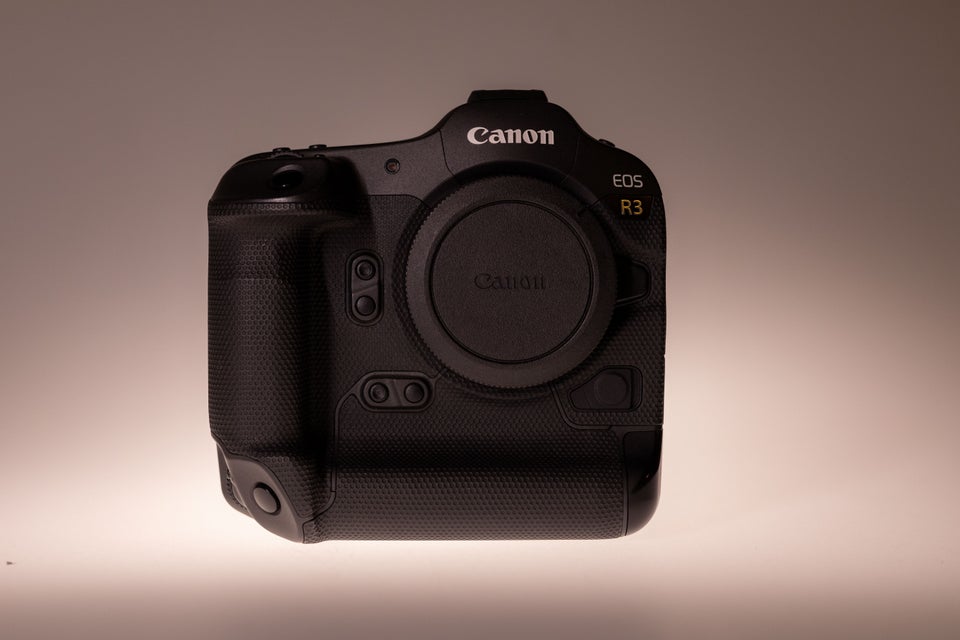 Canon R3 241 megapixels