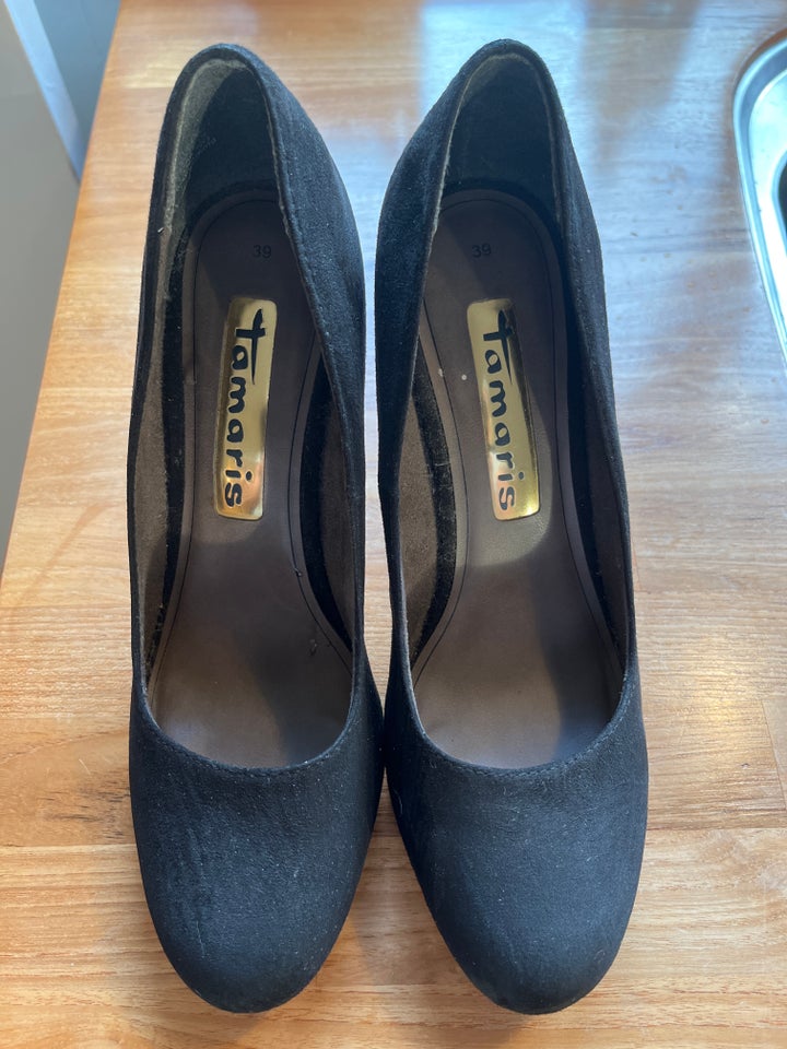 Pumps, str. 39, Tamaris