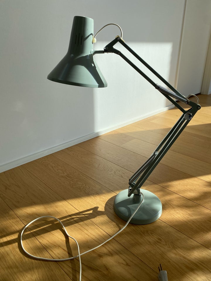 Arkitektlampe, Luxo