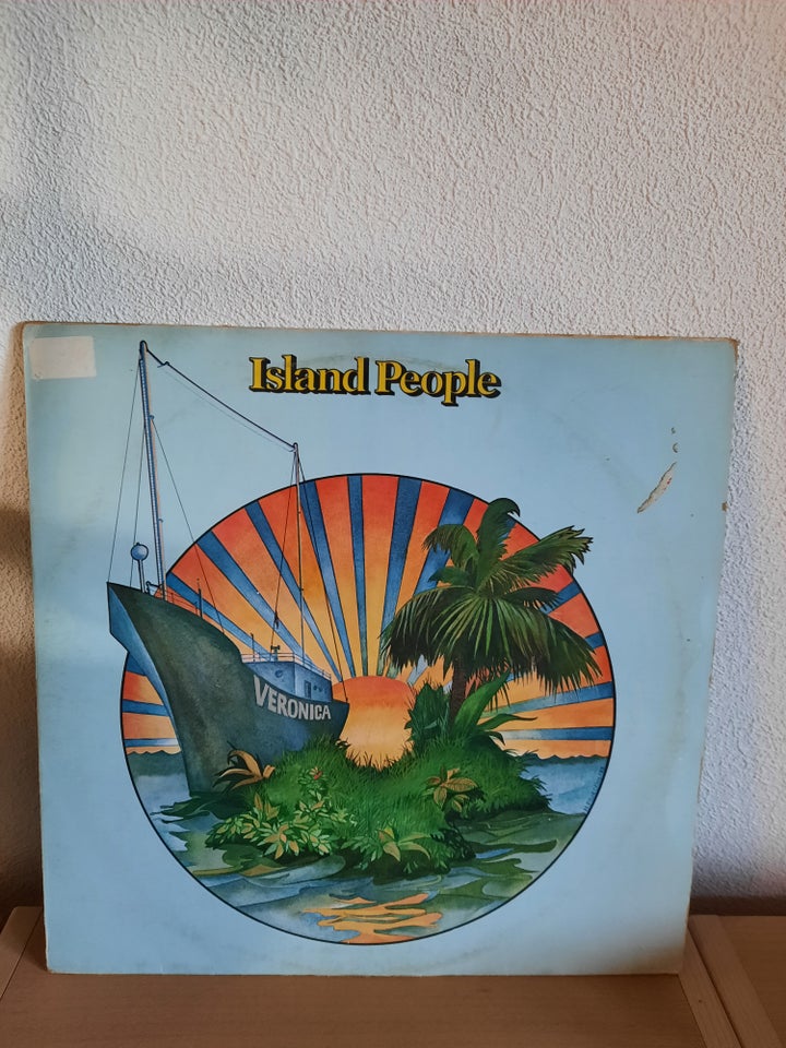 LP Diverse Island People