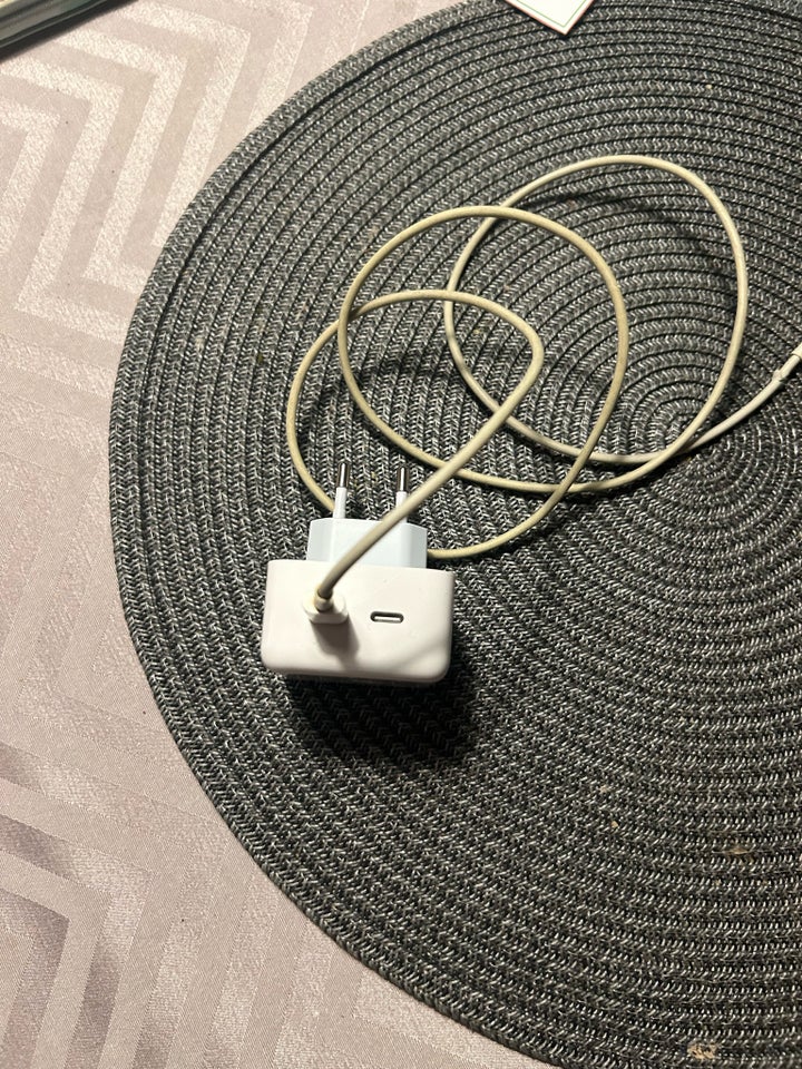 Adapter, t. iPhone, God