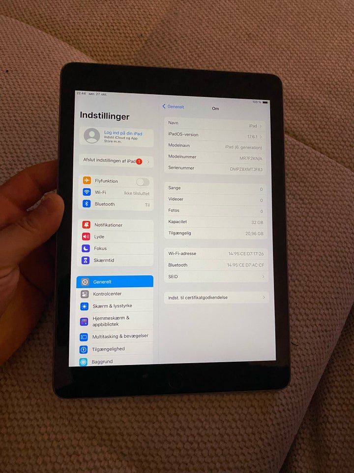 iPad 6, 32 GB, sort