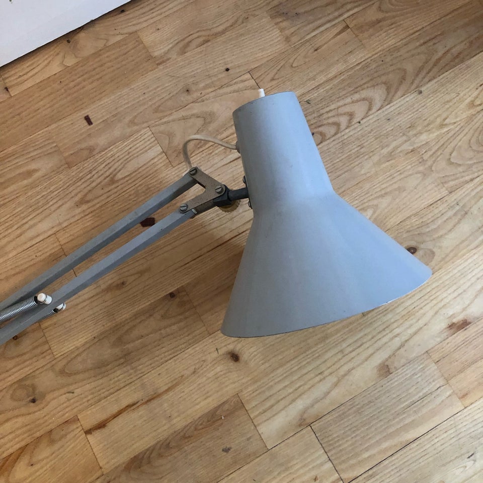 Arkitektlampe, LB