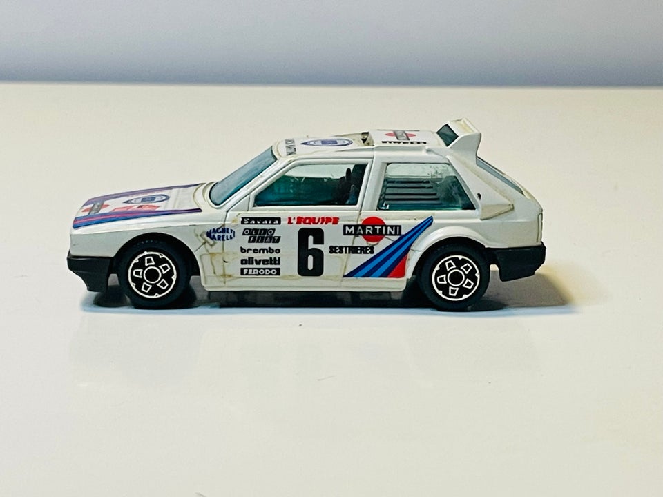 Modelbil, Bburago Lancia Delta S4,