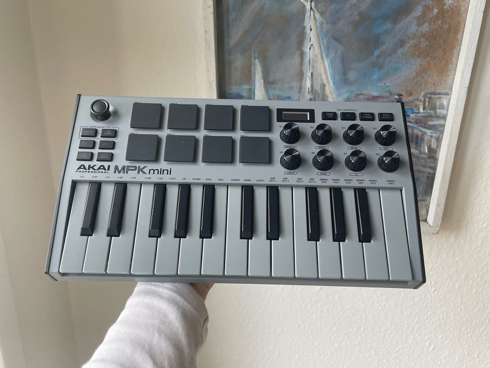 MIDI keyboard, AKAI MPK mini mk3