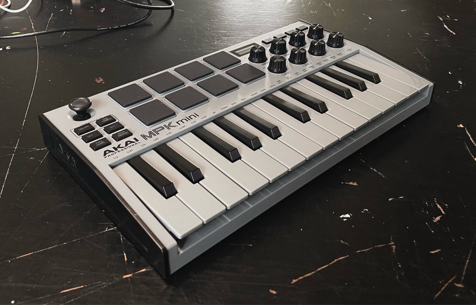 MIDI keyboard, AKAI MPK mini mk3