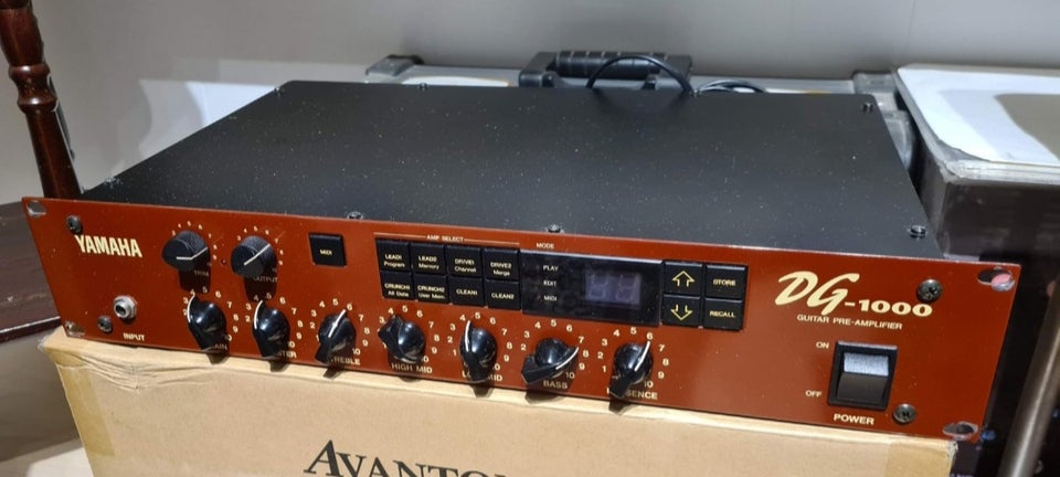 Preamp, Yamaha DG-1000