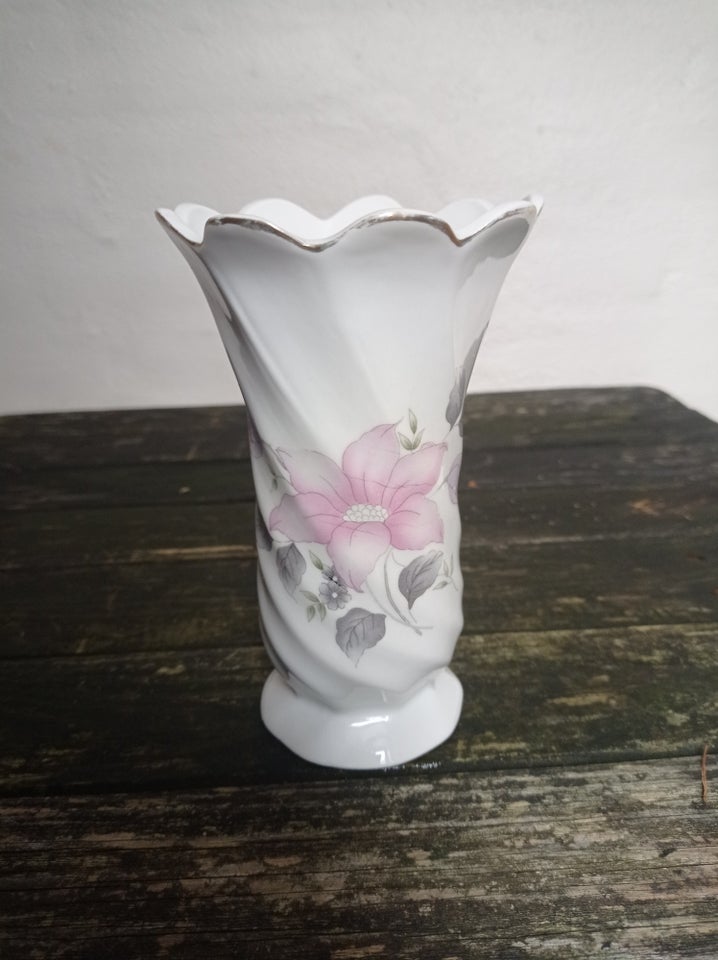 Porcelæn, Fin porcelæns vase 15 cm