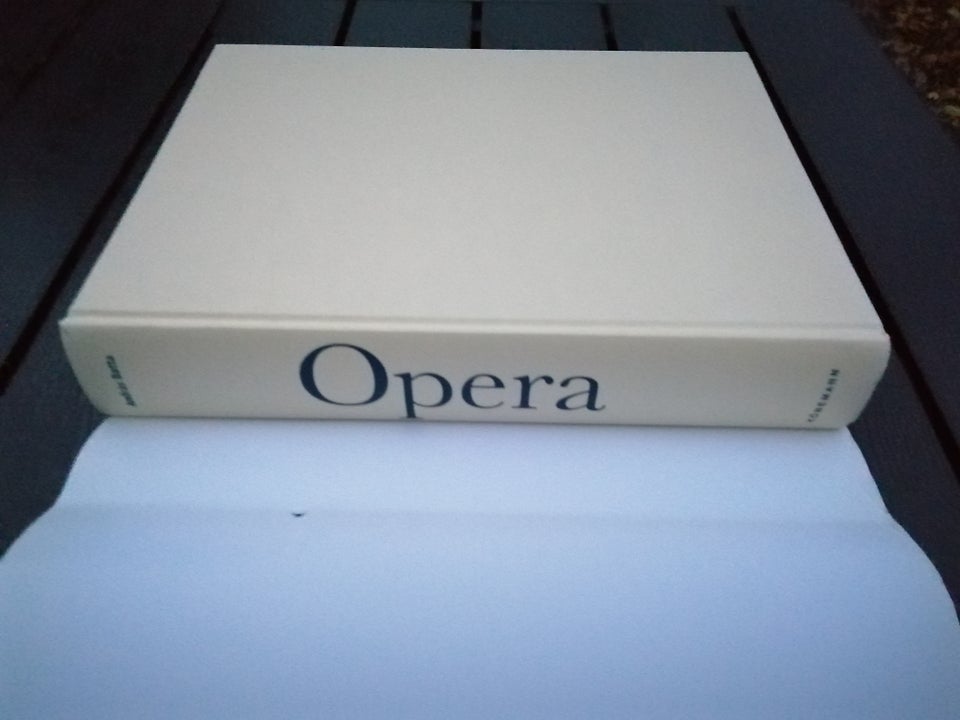 Opera , András Batta, emne: musik