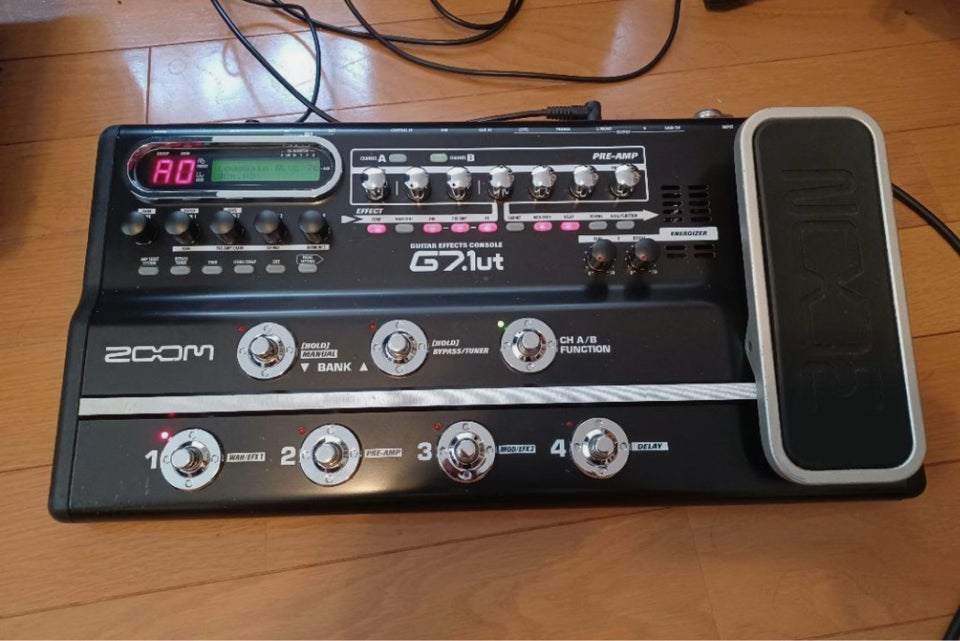 pedal board , Zoom G7