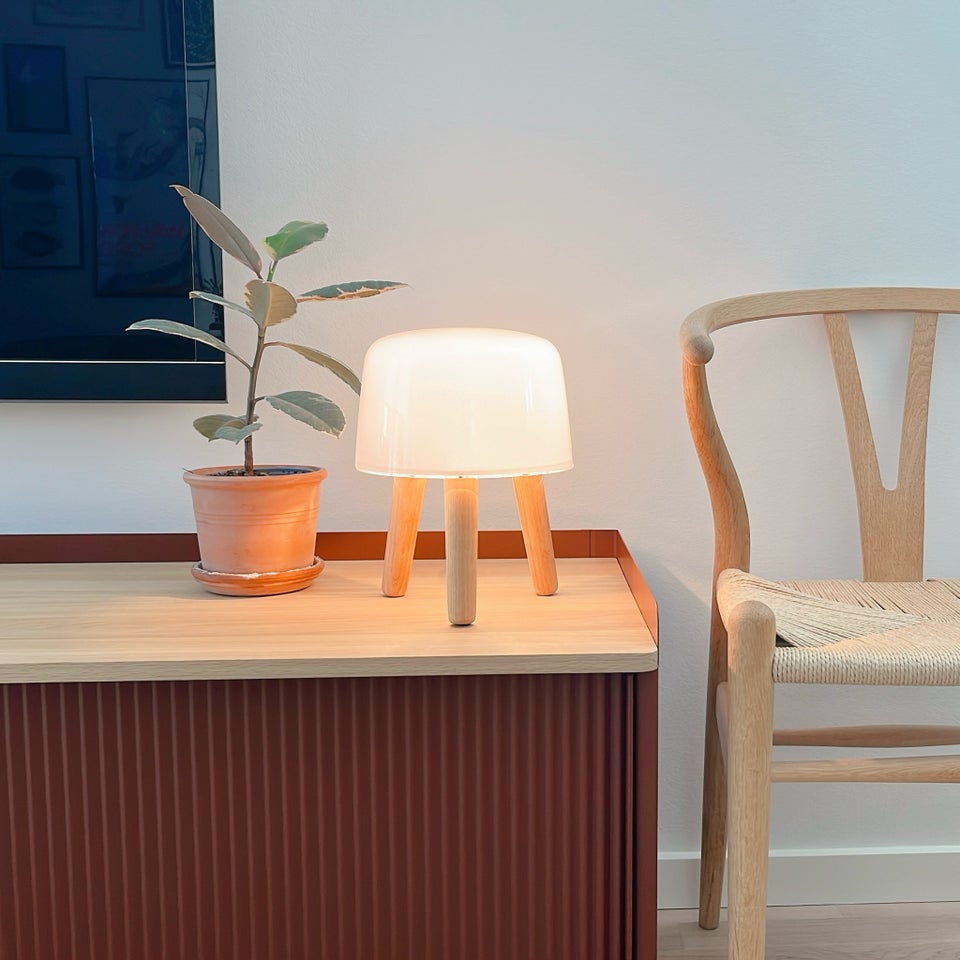 Muuto, Milk NA1, bordlampe