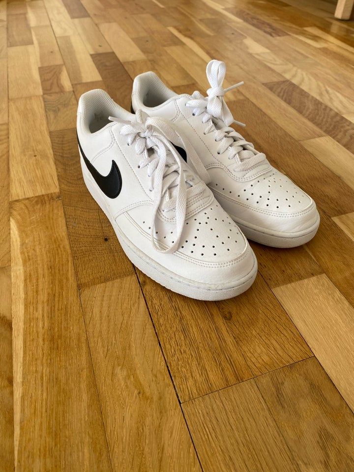 Sneakers Nike str 41