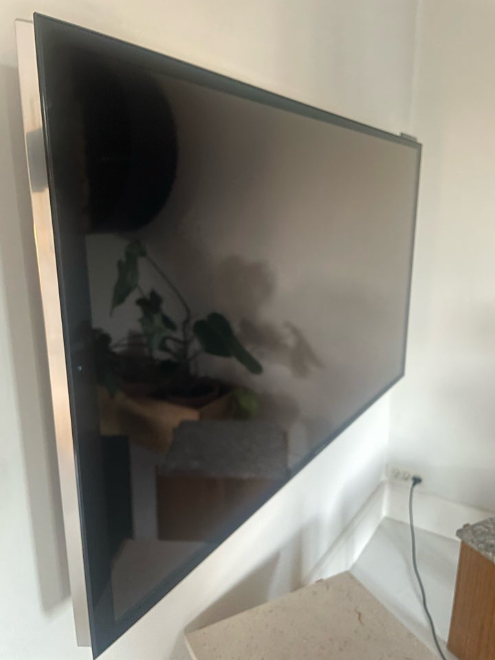 LED Bang  Olufsen Beovision