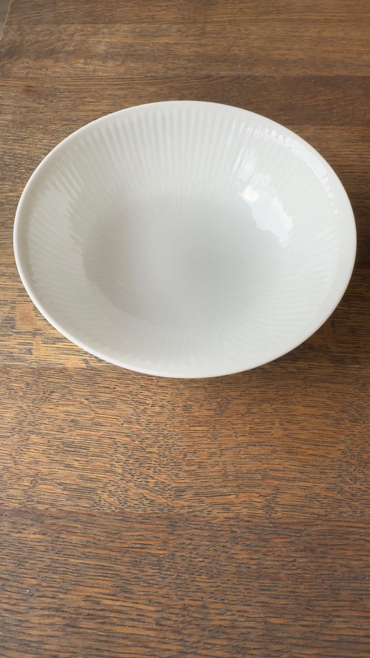 Porcelæn, Tallerkener og skåle ,