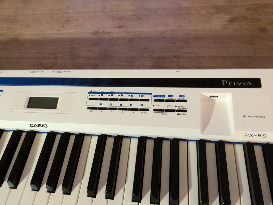 Digitalpiano, Casio Privia PX-5S