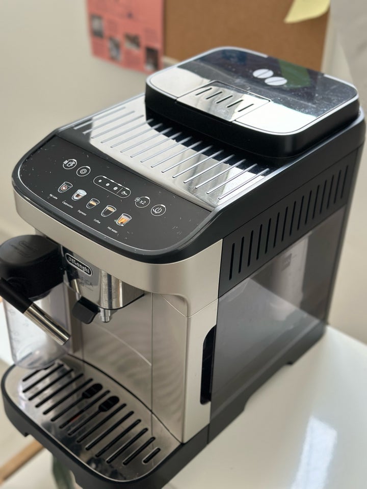 Delonghi Magnifica Evo  Delonghi