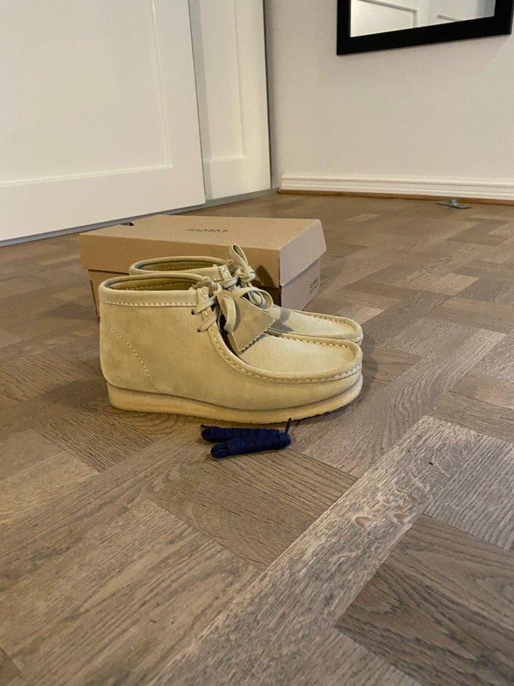 Fritidssko, str. 40, Clarks