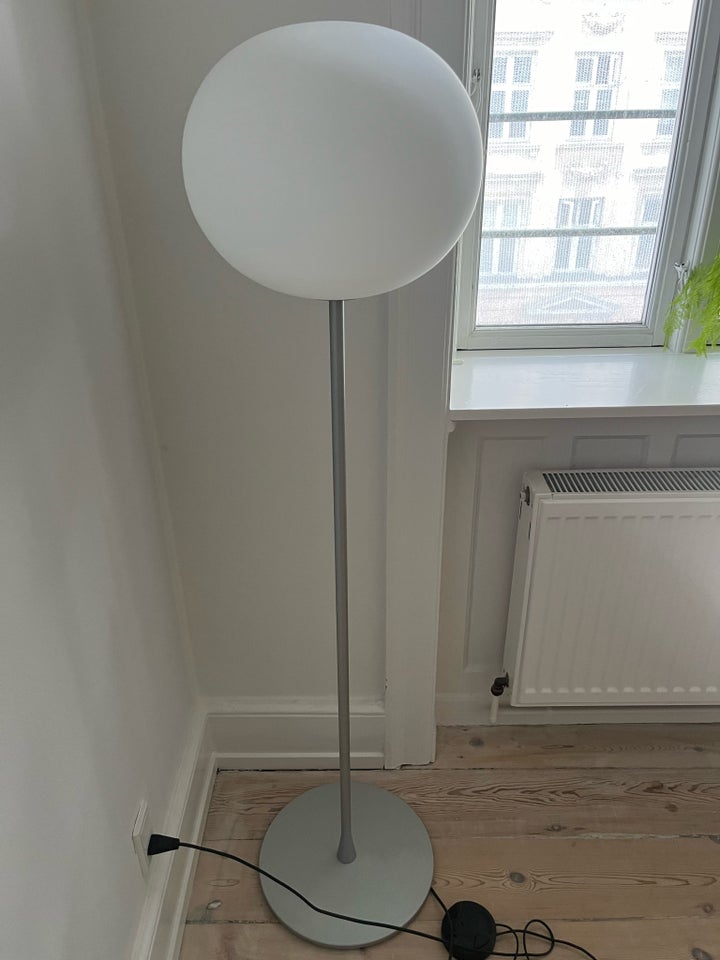 Gulvlampe FLOS