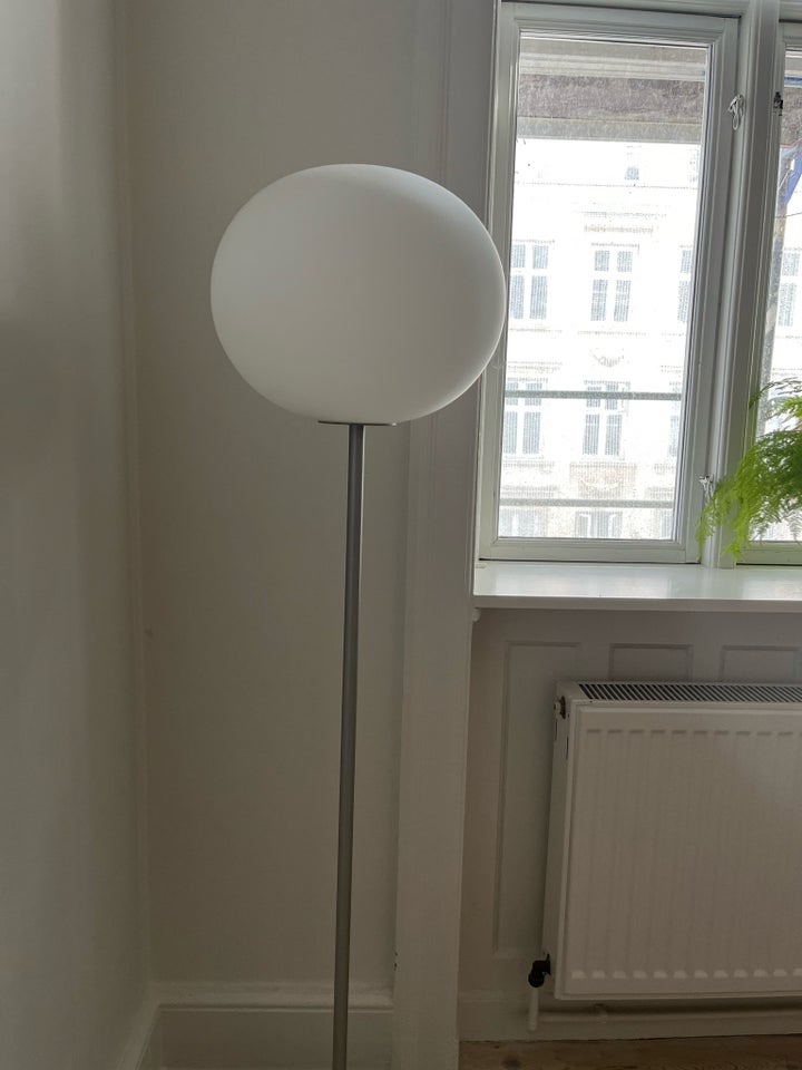 Gulvlampe FLOS