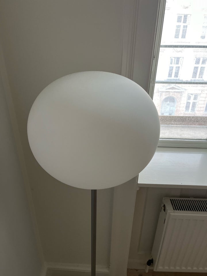 Gulvlampe FLOS